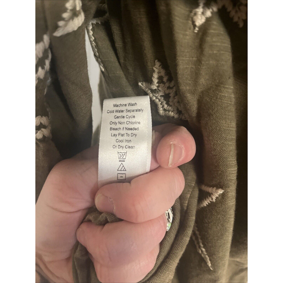 scandanavian embossed top by kyla seo - Picture 12 of 14